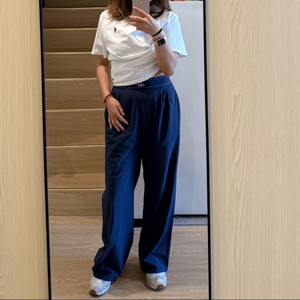 Chic Navy Wide Leg Pants